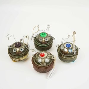Oomi Handmade Recycled Art Bot