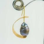 Moon Landing 1 - 18 carat gold Tahitian pearls 01