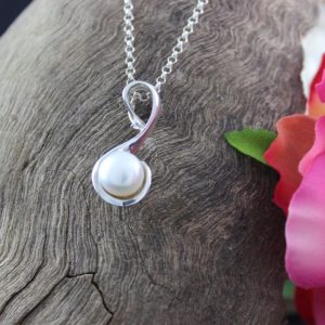 Pearl Swirl Pendant