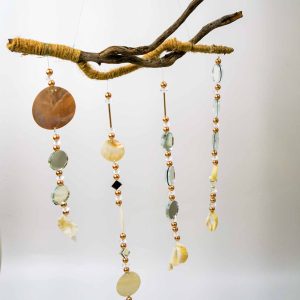 Suncatcher Shop Linda Gelvin. 5 string shell